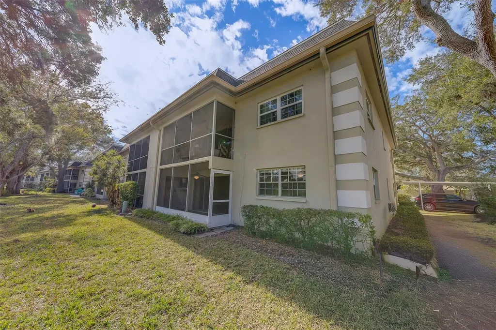69 Country Club Drive Largo FL 33771