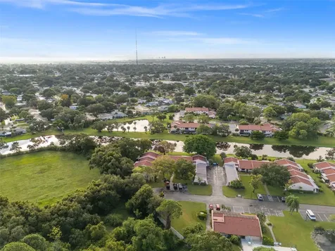 9669 86th Avenue Seminole FL 33777