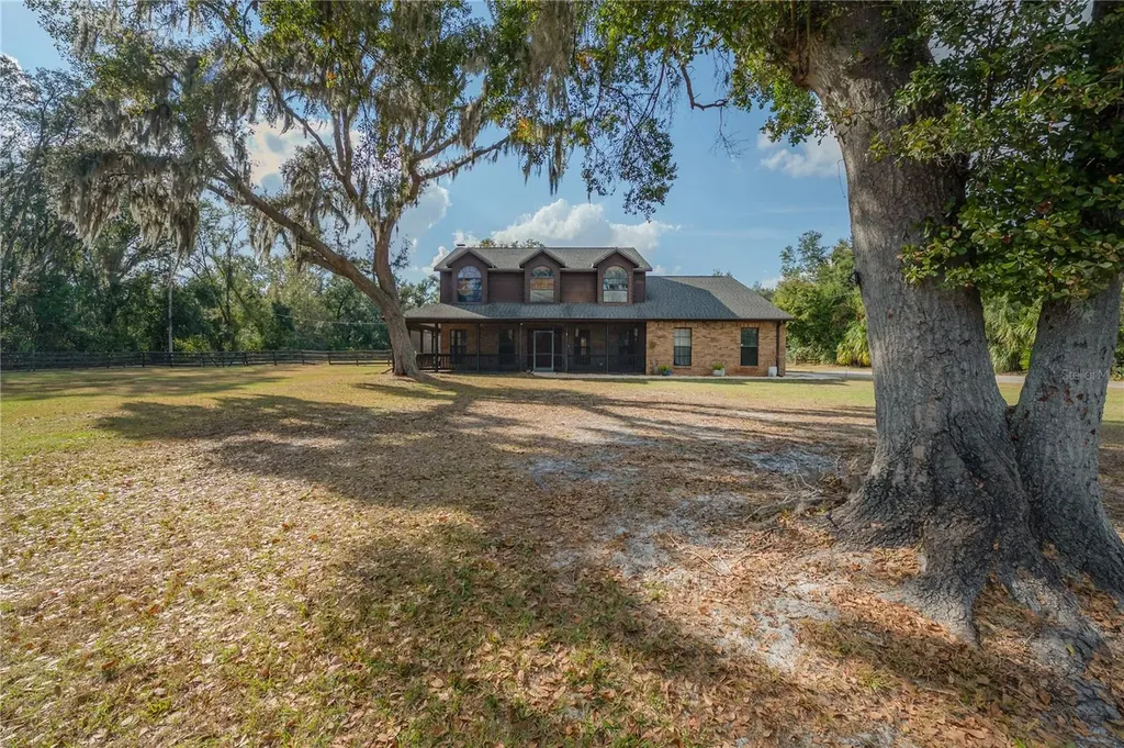 9826 Gallagher Road Dover FL 33527