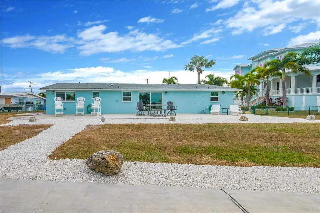 827 Blue Heron Boulevard Ruskin FL 33570