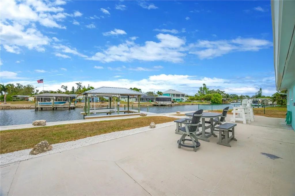 827 Blue Heron Boulevard Ruskin FL 33570