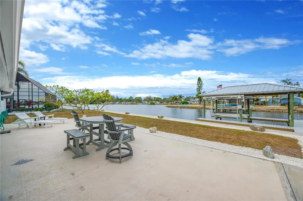 827 Blue Heron Boulevard Ruskin FL 33570