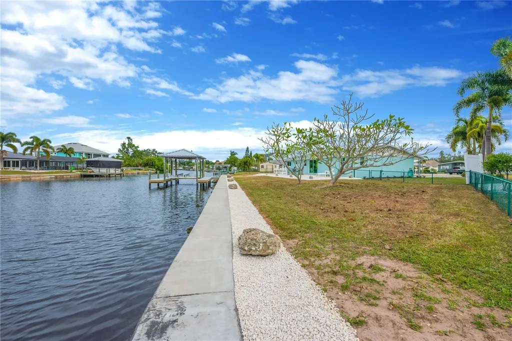 827 Blue Heron Boulevard Ruskin FL 33570
