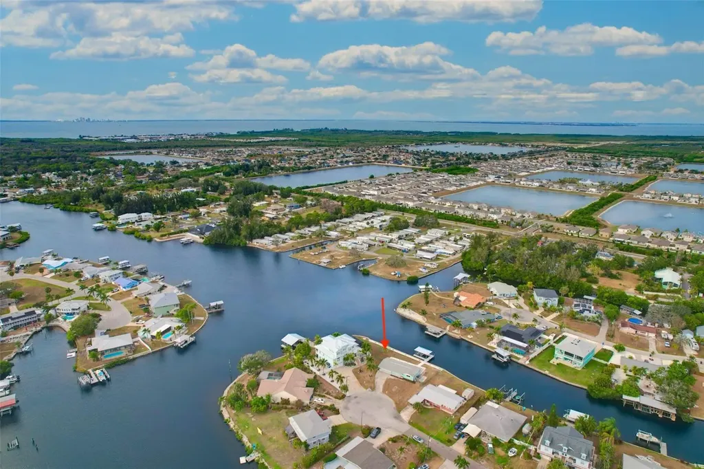 827 Blue Heron Boulevard Ruskin FL 33570