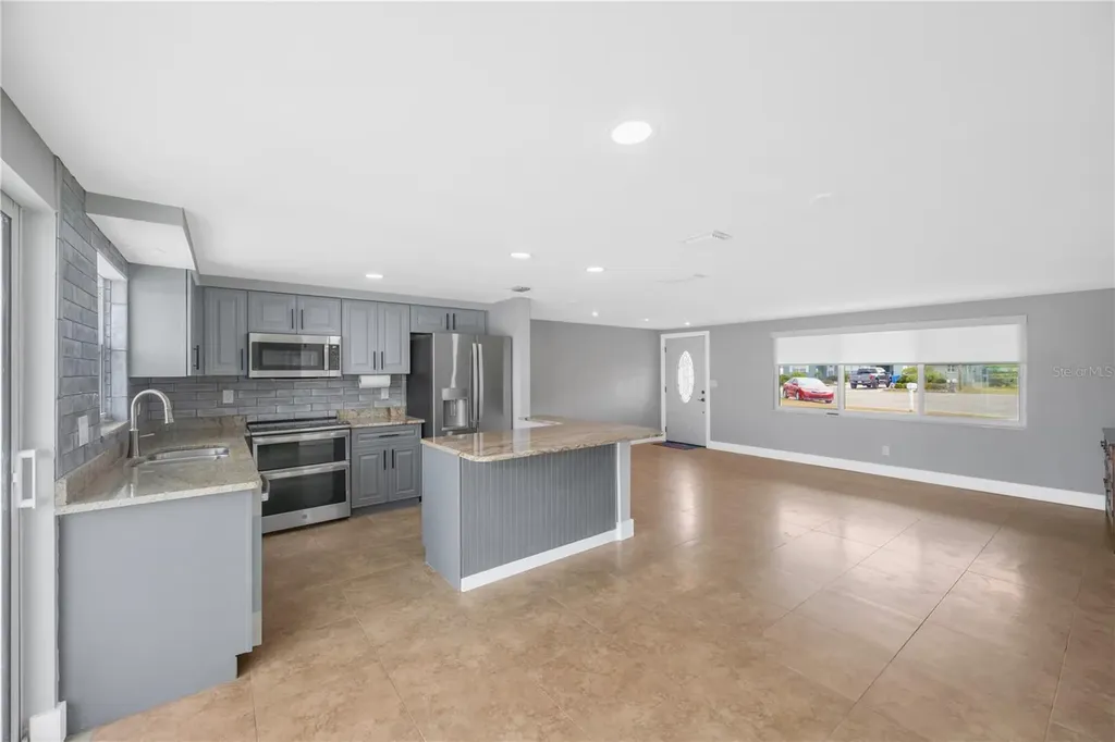 827 Blue Heron Boulevard Ruskin FL 33570
