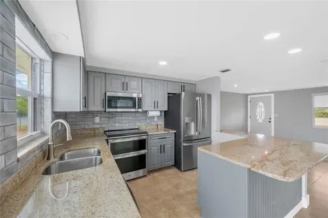 827 Blue Heron Boulevard Ruskin FL 33570