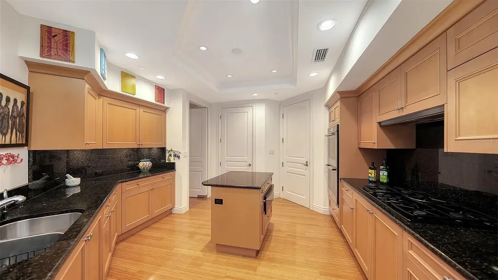 2052 Benjamin Franklin Drive Sarasota FL 34236