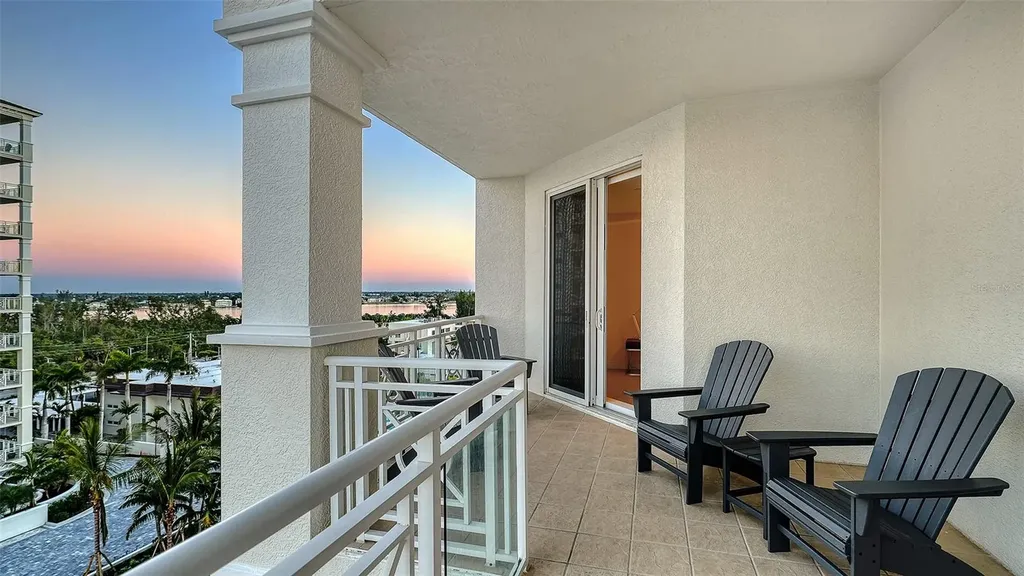 2052 Benjamin Franklin Drive Sarasota FL 34236