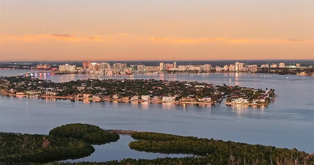 2052 Benjamin Franklin Drive Sarasota FL 34236