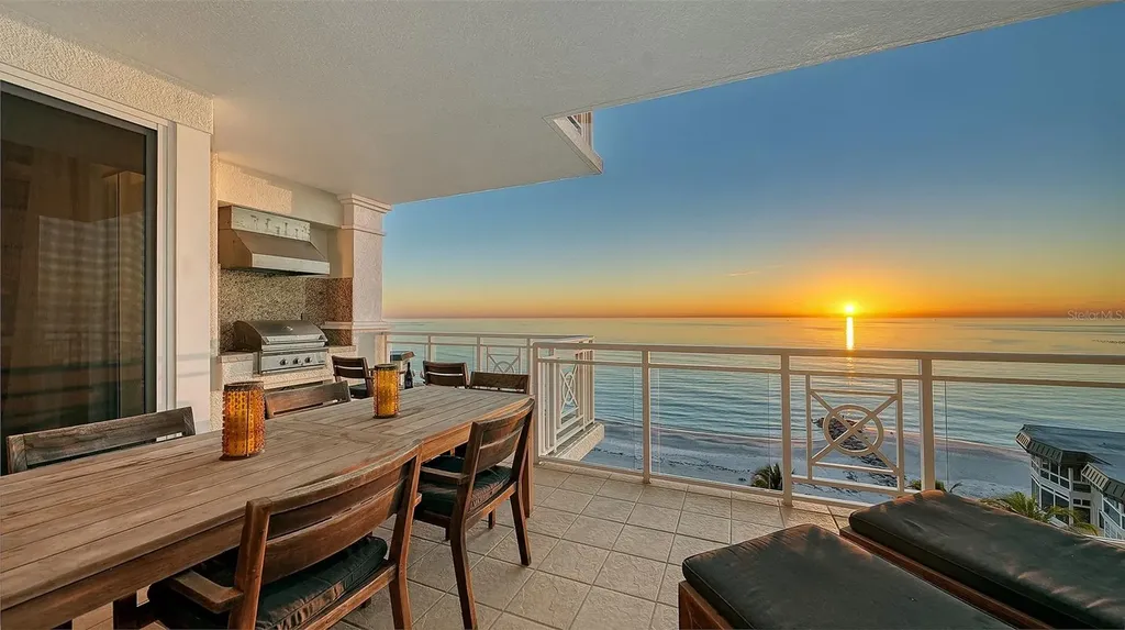 2052 Benjamin Franklin Drive Sarasota FL 34236