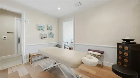 2052 Benjamin Franklin Drive Sarasota FL 34236