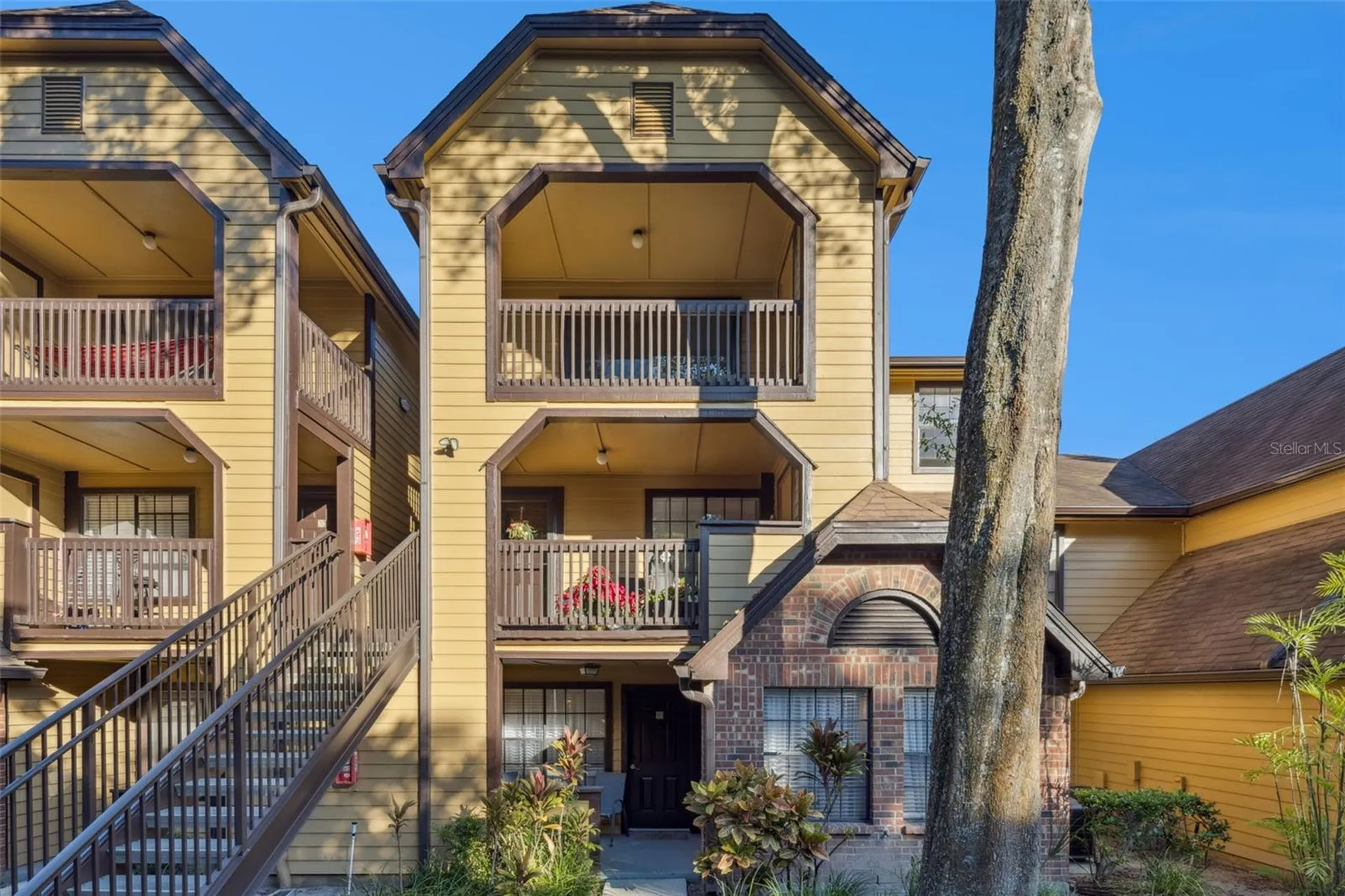 415 Lakepointe Drive Altamonte Springs FL 32701