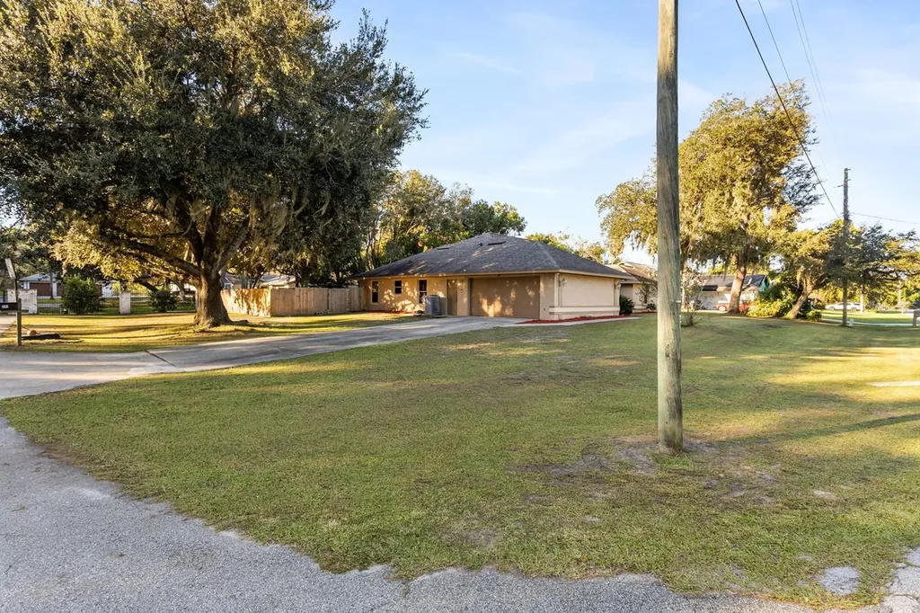 1191 S Brickell Drive Deltona FL 32725