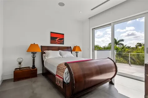 1365 Harbor Drive Sarasota FL 34239