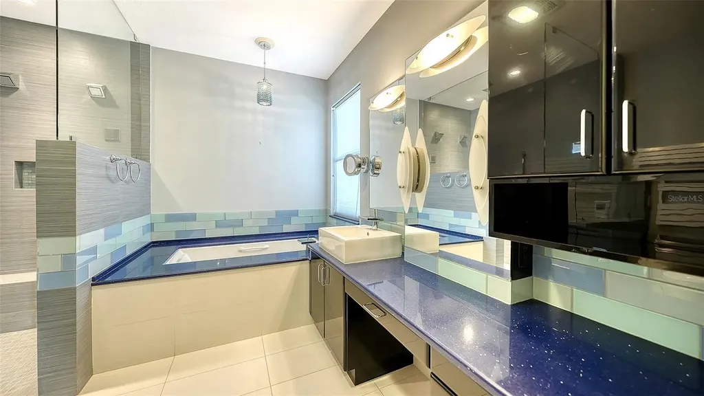 4160 Mackay Falls Terrace Sarasota FL 34243