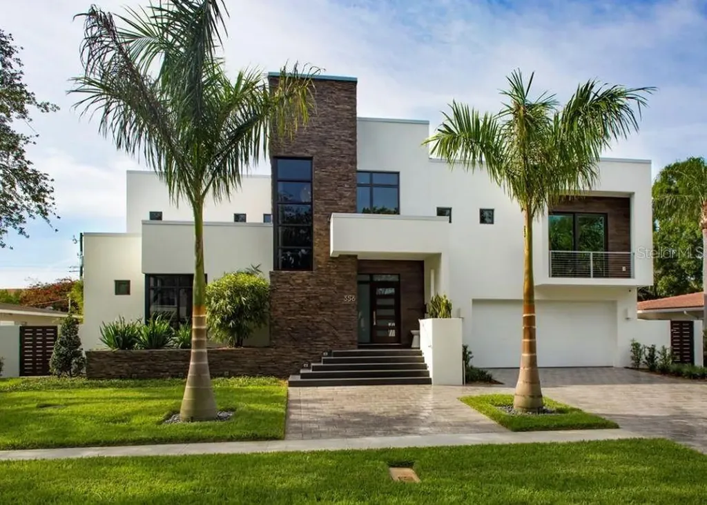 356 Bayview Drive NE St Petersburg FL 33704