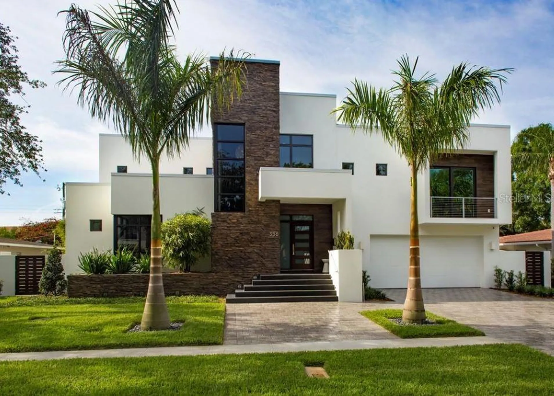 356 Bayview Drive NE St Petersburg FL 33704