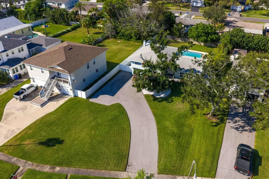 5500 Venetian Boulevard NE St Petersburg FL 33703