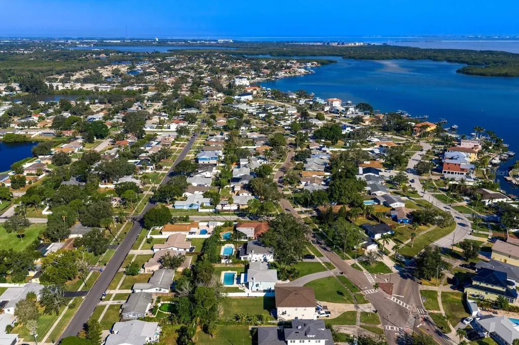 5500 Venetian Boulevard NE St Petersburg FL 33703