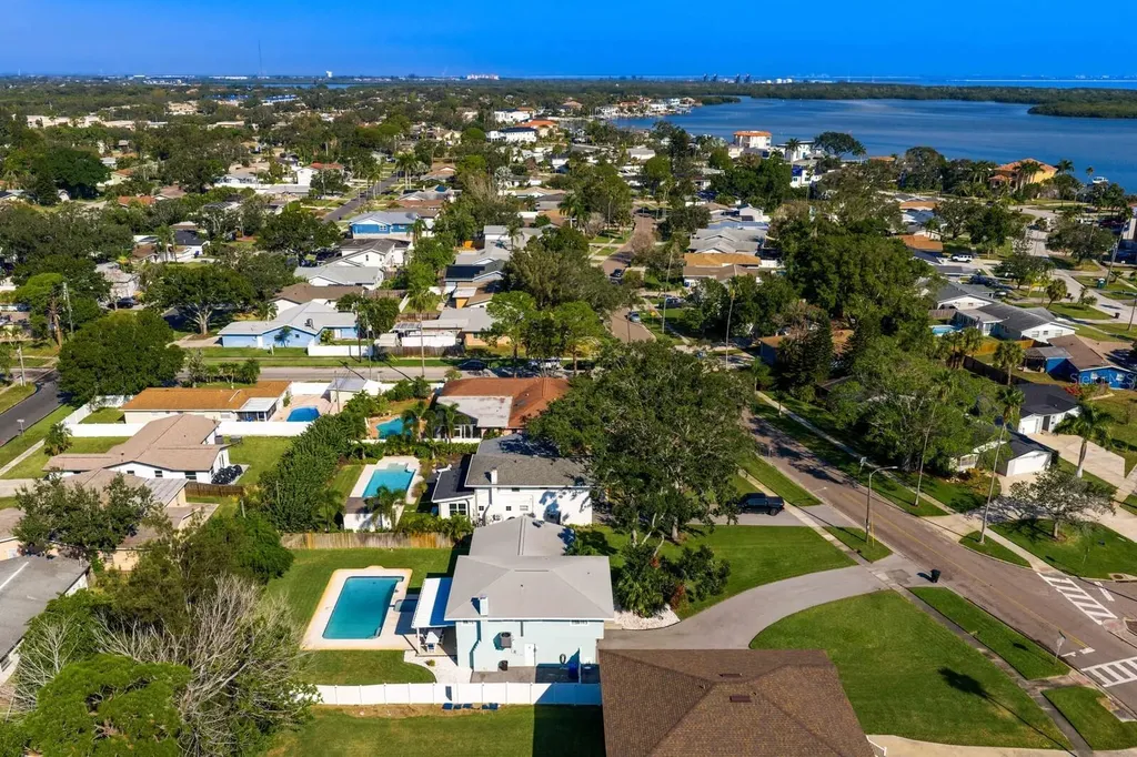5500 Venetian Boulevard NE St Petersburg FL 33703
