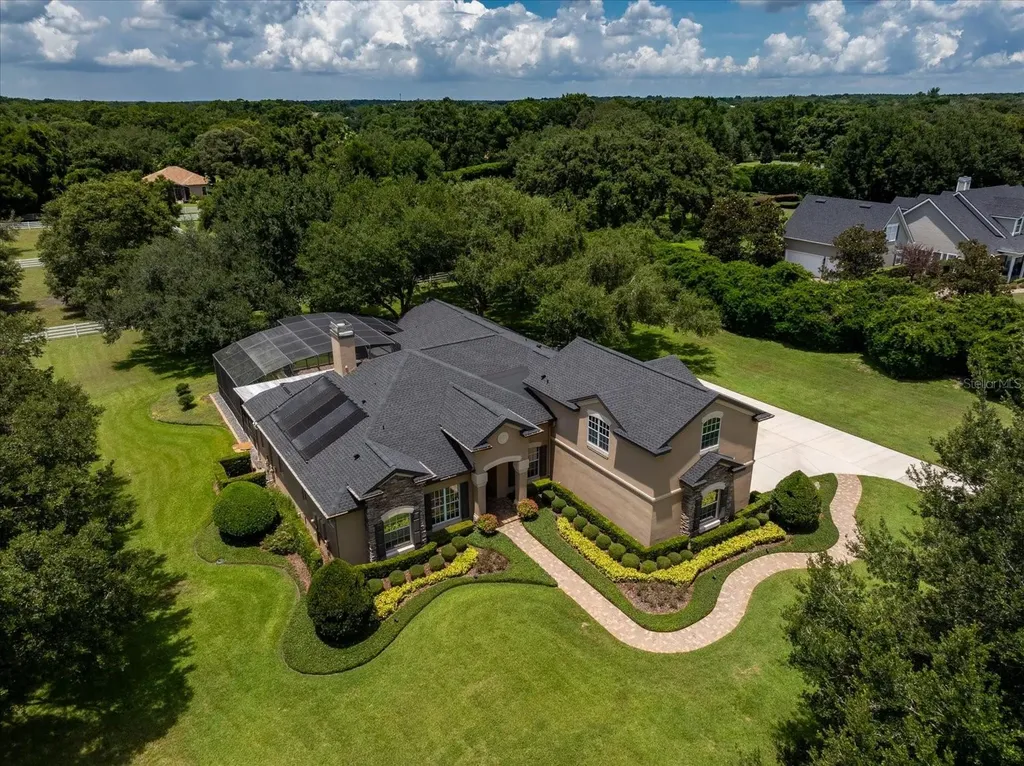250 Kentucky Blue Circle Apopka FL 32712