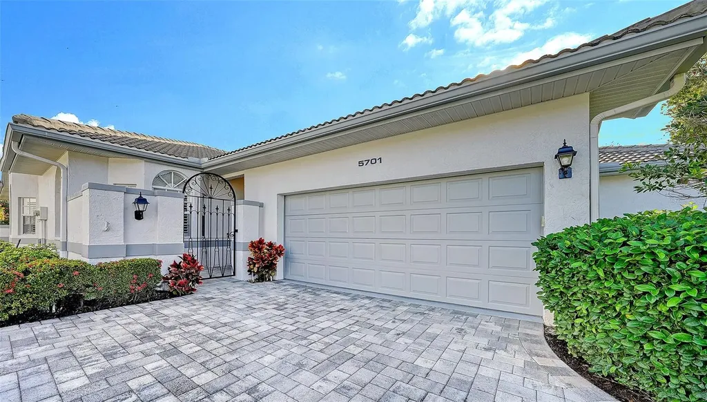 5701 Long Common Circle Sarasota FL 34235