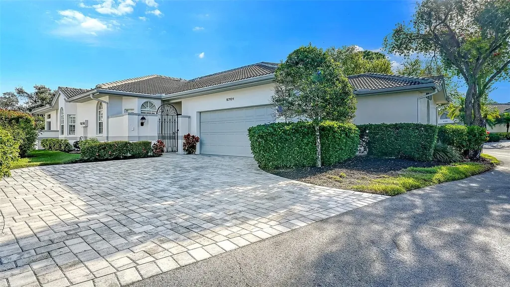 5701 Long Common Circle Sarasota FL 34235