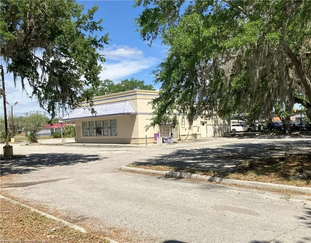 939 S 6th Avenue Wauchula FL 33873
