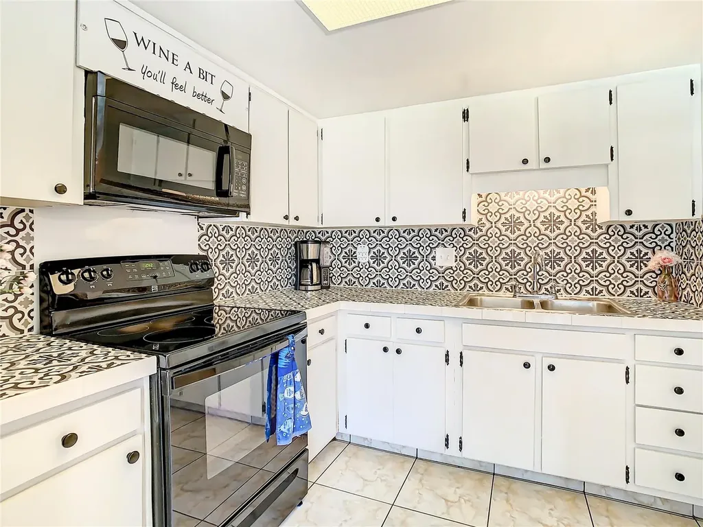 3100 Hartford Street N St Petersburg FL 33713