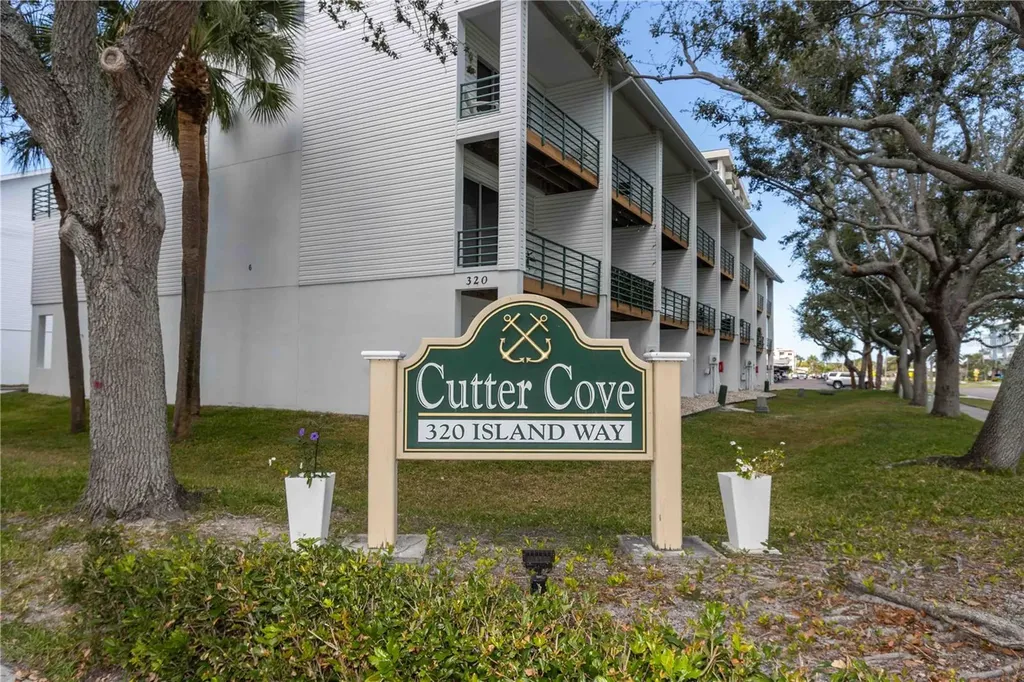 320 Island Way Clearwater Beach FL 33767