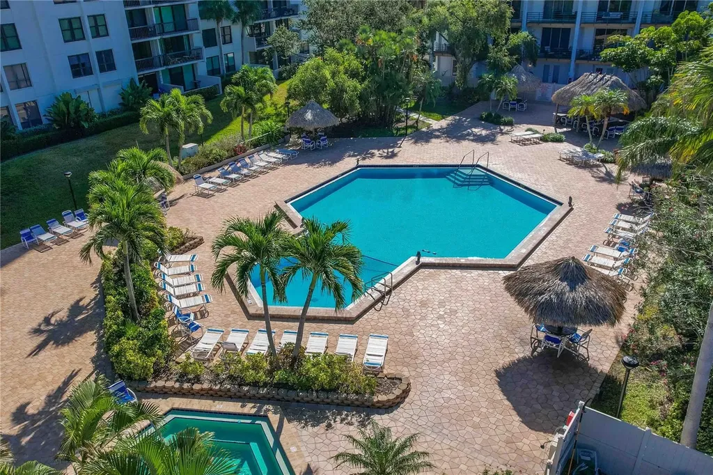 320 Island Way Clearwater Beach FL 33767