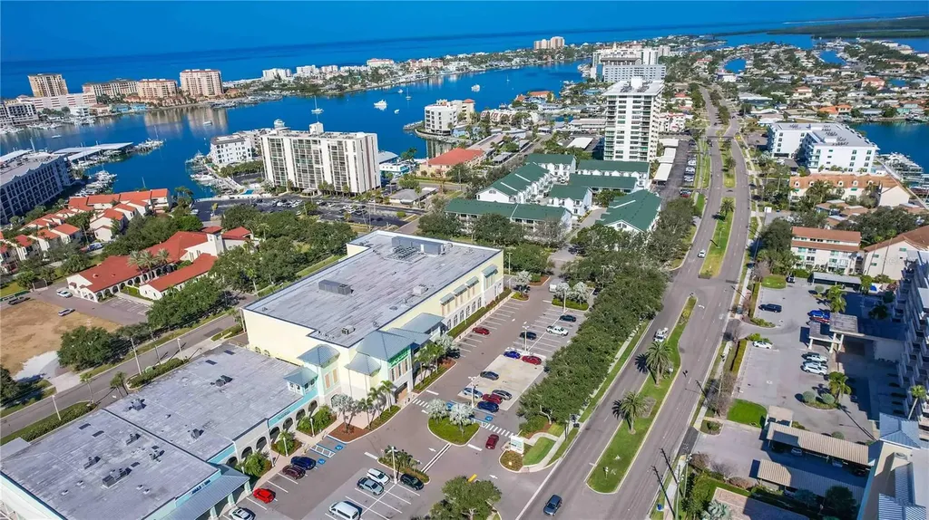 320 Island Way Clearwater Beach FL 33767