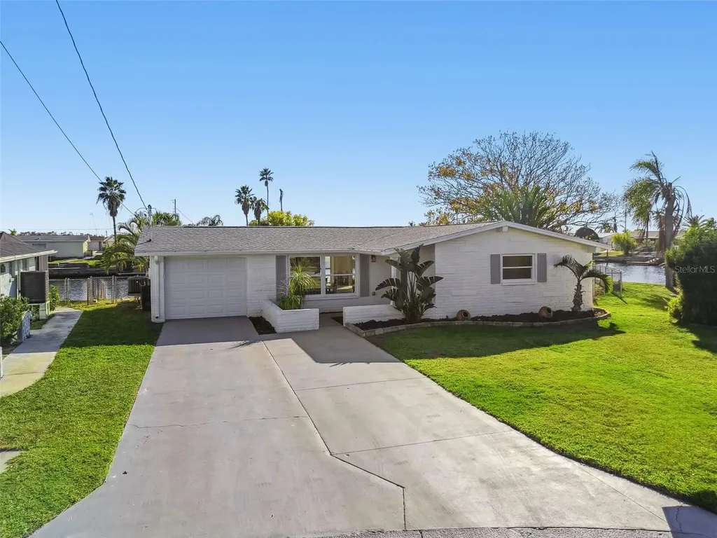 12605 4th Isle Hudson FL 34667