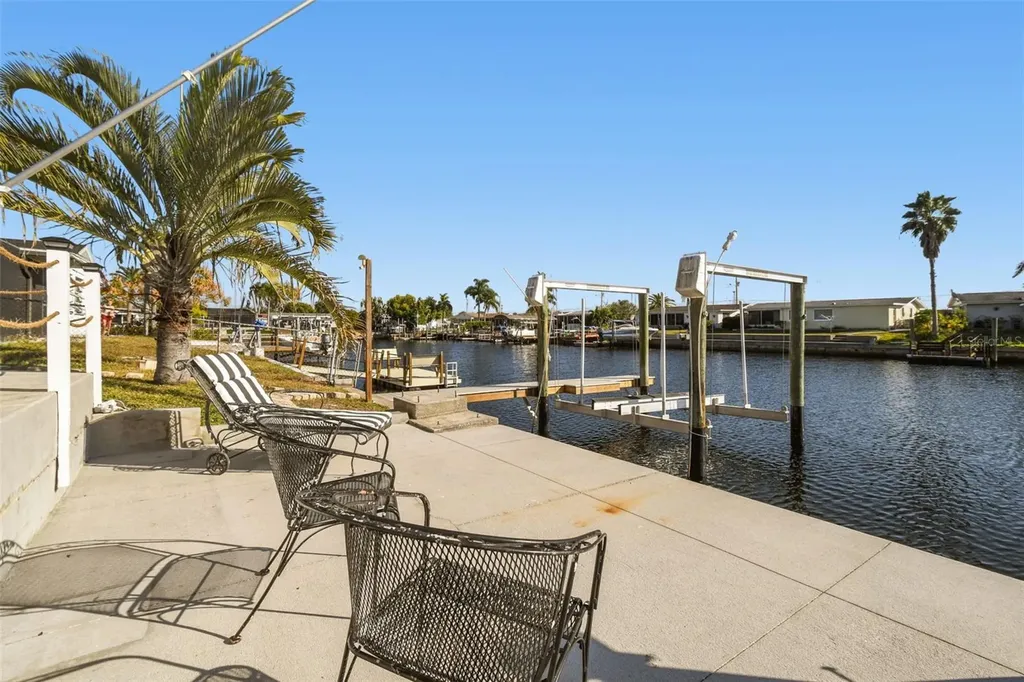 12605 4th Isle Hudson FL 34667