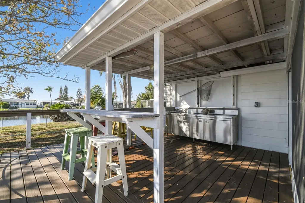 12605 4th Isle Hudson FL 34667