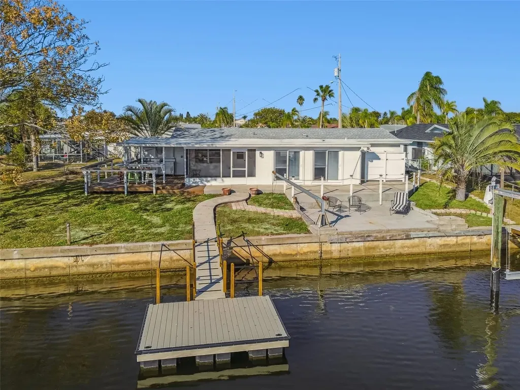 12605 4th Isle Hudson FL 34667