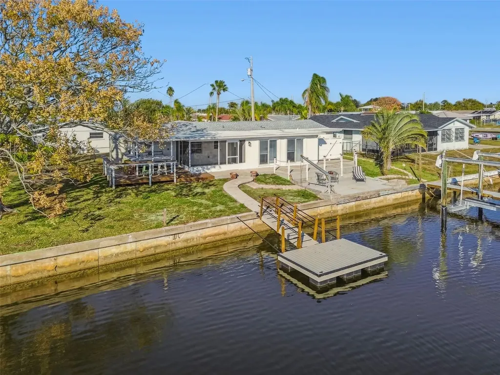 12605 4th Isle Hudson FL 34667