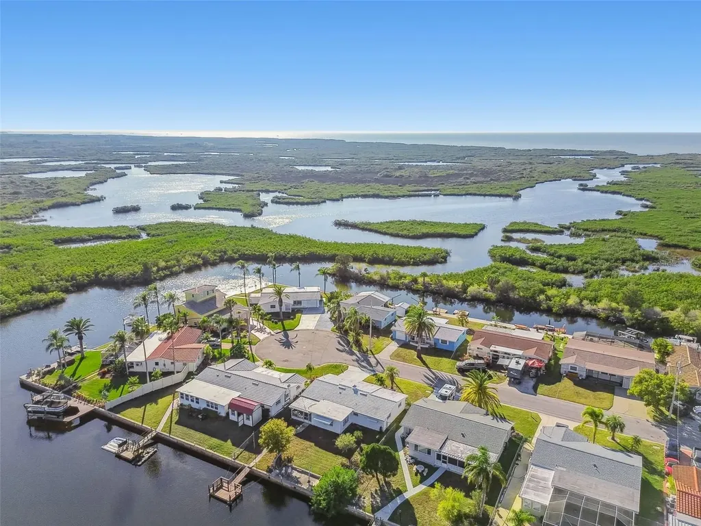 12605 4th Isle Hudson FL 34667