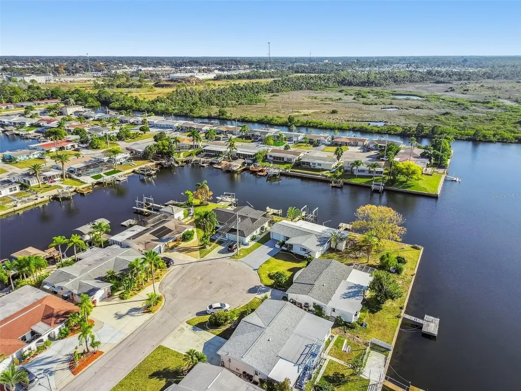 12605 4th Isle Hudson FL 34667
