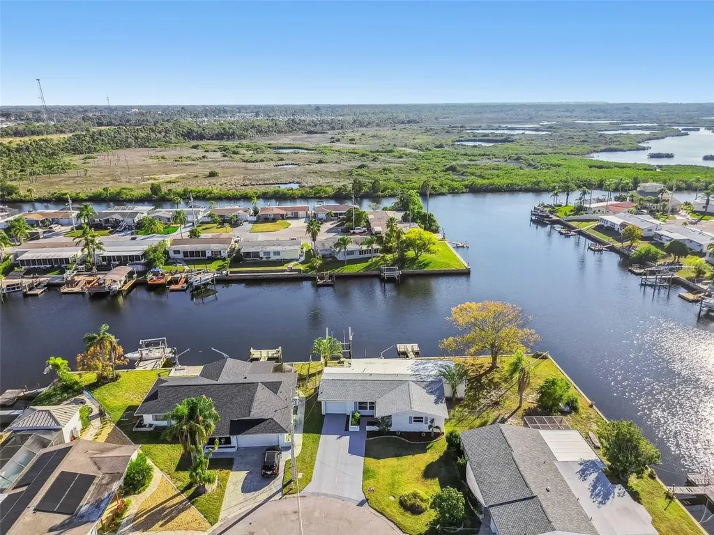 12605 4th Isle Hudson FL 34667