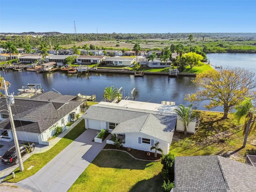 12605 4th Isle Hudson FL 34667