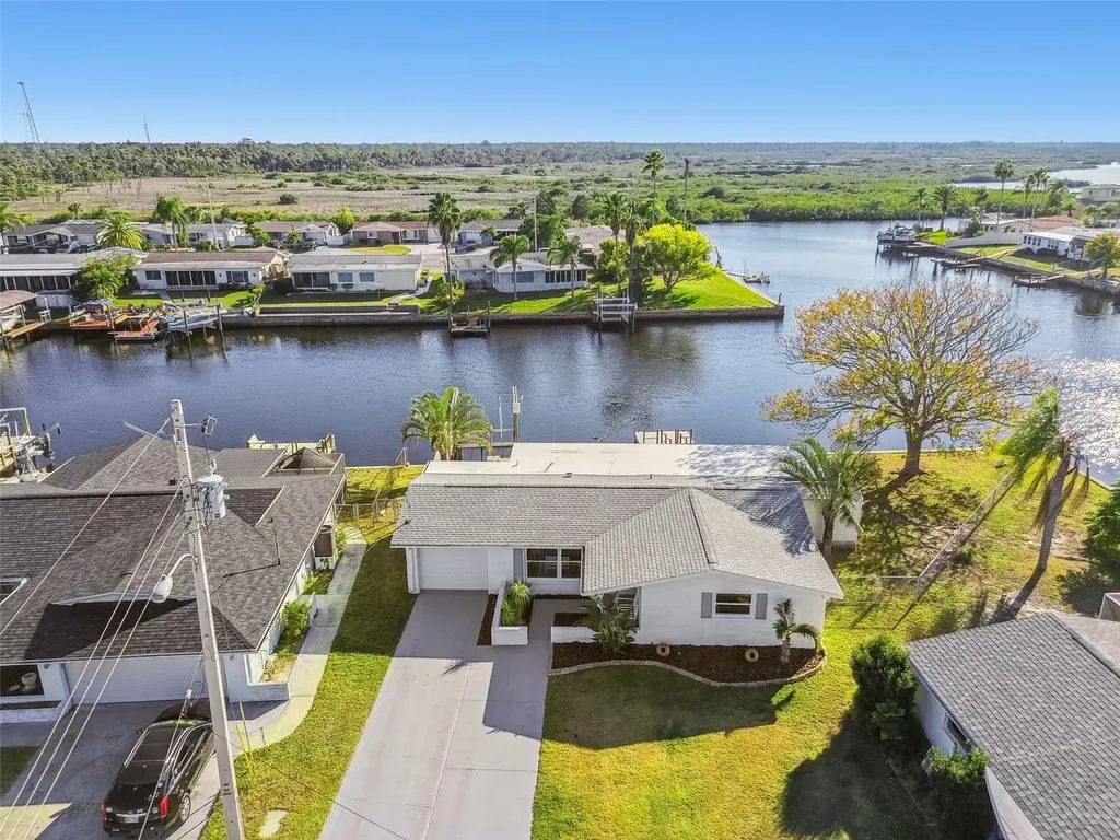 12605 4th Isle Hudson FL 34667