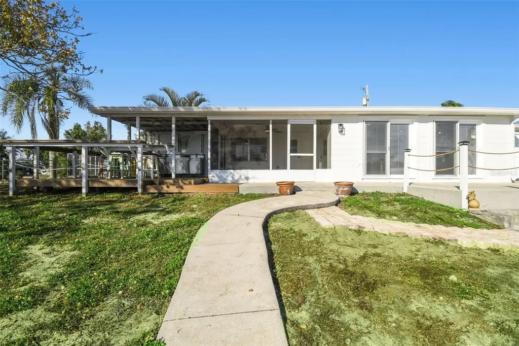 12605 4th Isle Hudson FL 34667