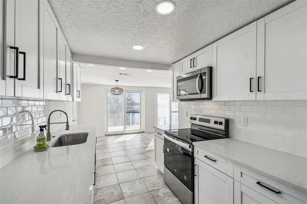 12605 4th Isle Hudson FL 34667