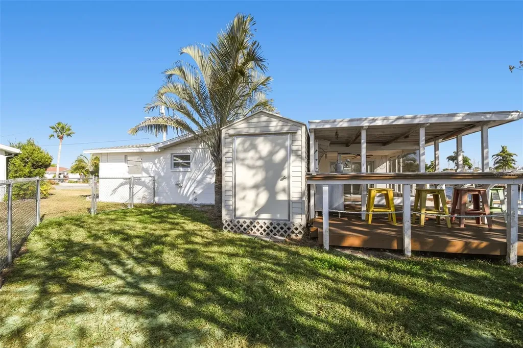 12605 4th Isle Hudson FL 34667