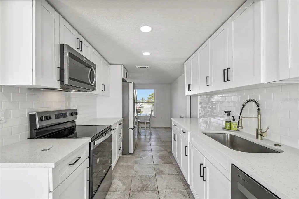 12605 4th Isle Hudson FL 34667