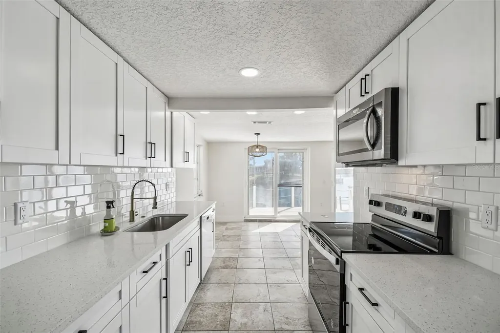 12605 4th Isle Hudson FL 34667