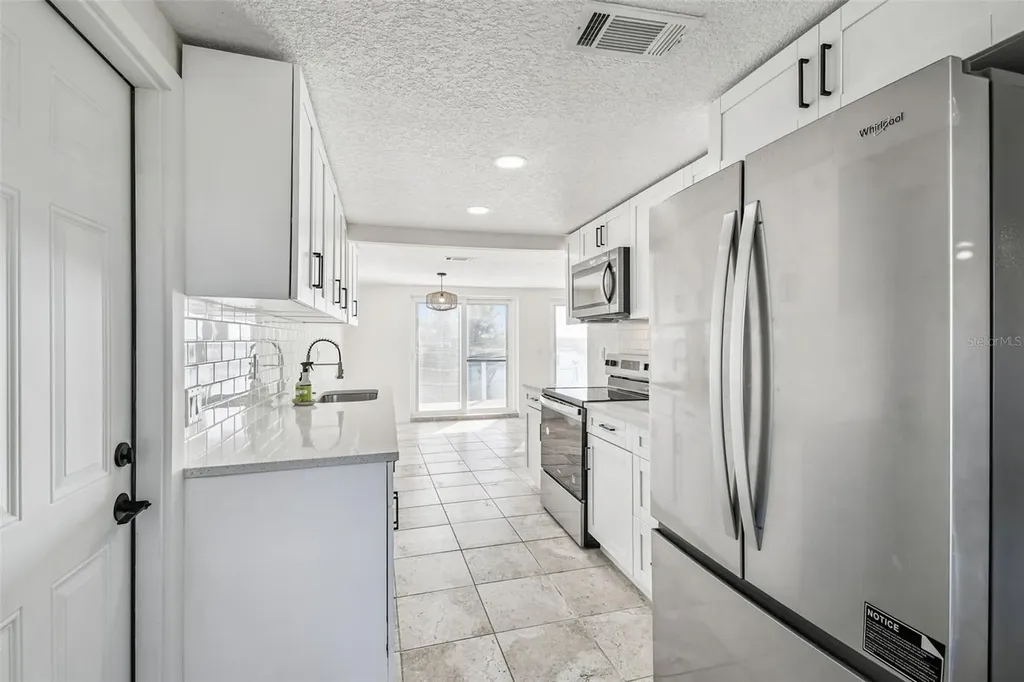 12605 4th Isle Hudson FL 34667