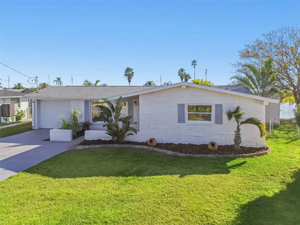 12605 4th Isle Hudson FL 34667