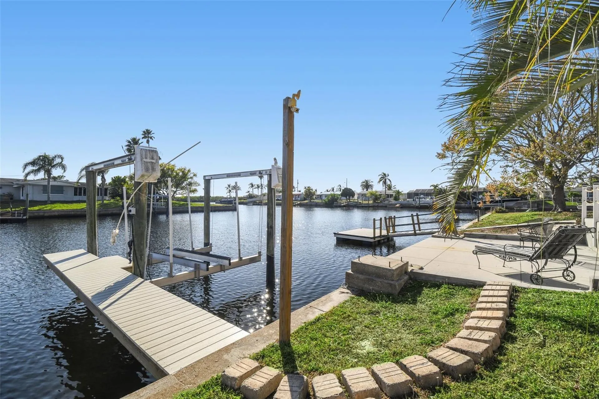 12605 4th Isle Hudson FL 34667